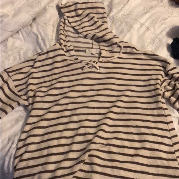 Striped poncho hoodie - Picture 3 of 3